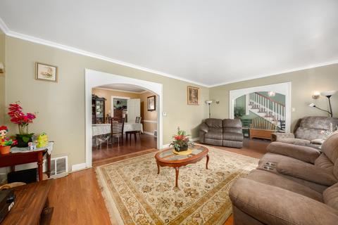 360 Marion Ave, Aurora, IL 60505 photo 6