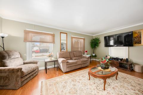 360 Marion Ave, Aurora, IL 60505 photo 5