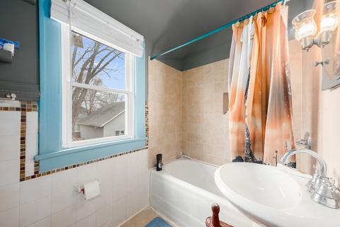 360 Marion Ave, Aurora, IL 60505 photo 4