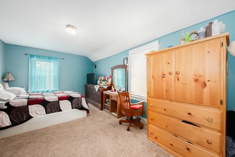 360 Marion Ave, Aurora, IL 60505 photo 3