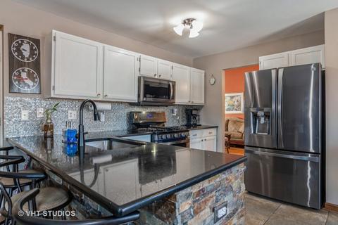 448 Smoketree Ln, Bartlett, IL 60103 photo 4