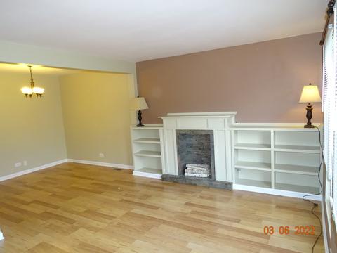 1843 Grantham Pl, Hoffman Estates, IL 60195 photo 2