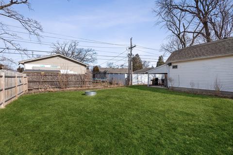 905 E Villa Dr, Des Plaines, IL 60016 photo 21
