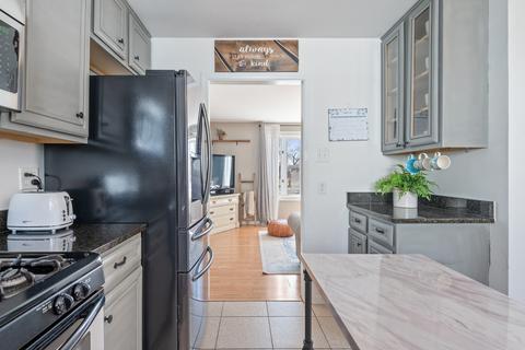 905 E Villa Dr, Des Plaines, IL 60016 photo 6