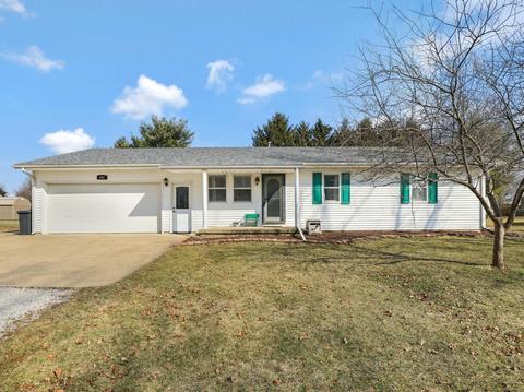 902 S Cleveland St, Philo, IL 61864 photo 1