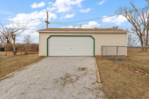 79 E 2740s Rd, Kankakee, IL 60901 photo 2