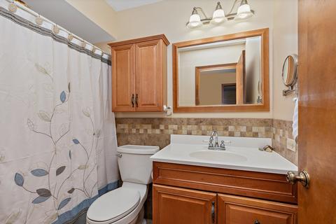 32 Lockman Cir, Elgin, IL 60123 photo 13