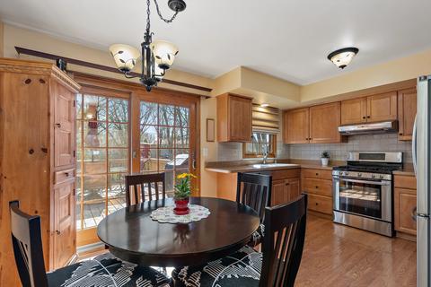 32 Lockman Cir, Elgin, IL 60123 photo 8