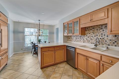 1458 Pebblestone Cv, Wheaton, IL 60189 photo 9