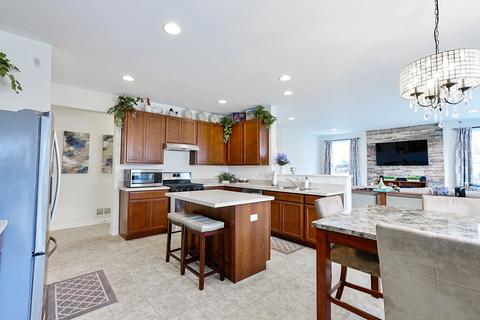 1013 Alberta Rd, Elgin, IL 60124 photo 8