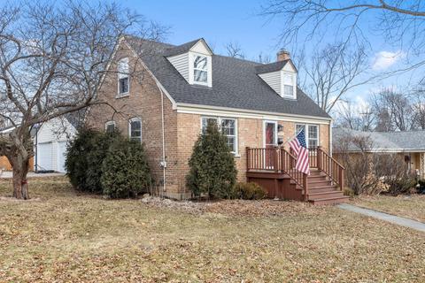 1203 E Illinois St, Wheaton, IL 60187 photo 2