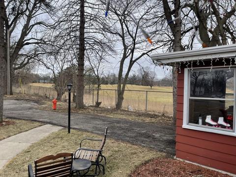 830 Schiller St, Elgin, IL 60123 photo 4