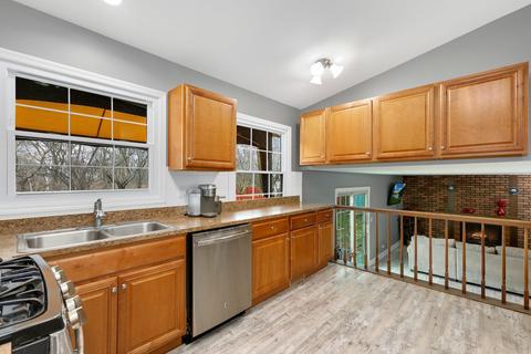 209 S Park Place Dr, Bartlett, IL 60103 photo 10