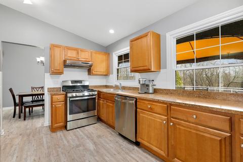 209 S Park Place Dr, Bartlett, IL 60103 photo 9