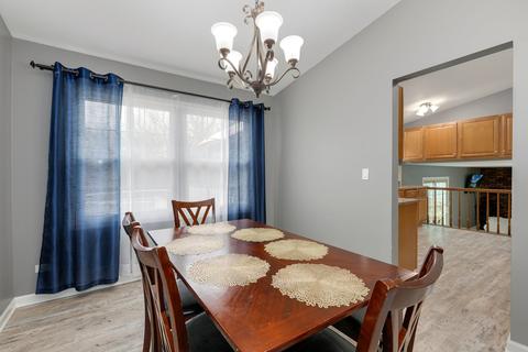 209 S Park Place Dr, Bartlett, IL 60103 photo 8