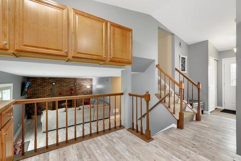 209 S Park Place Dr, Bartlett, IL 60103 photo 11