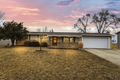 2302 W Fairview Ln, Mchenry, IL 60051 photo 1