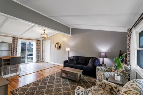 2302 W Fairview Ln, Mchenry, IL 60051 photo 5