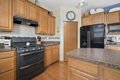 1519 Elysium Dr, Minooka, IL 60447 photo 5