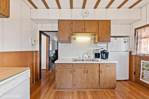 1063 Walter Ave, Des Plaines, IL 60016 photo 5