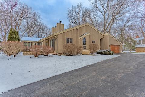 32 W200 Cedar Ln, Wayne, IL 60184 photo 1