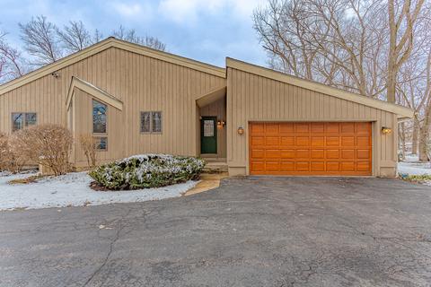 32 W200 Cedar Ln, Wayne, IL 60184 photo 2