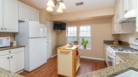 6571 Snug Harbor Dr, Willowbrook, IL 60527 photo 6