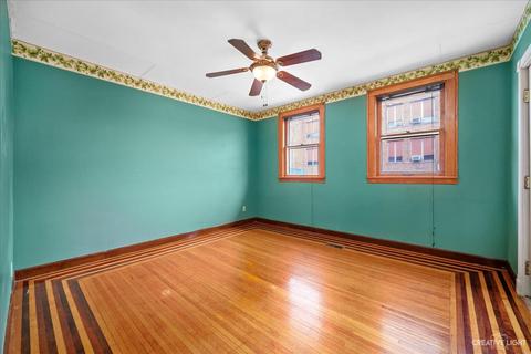 121 Jackson St, Aurora, IL 60505 photo 4