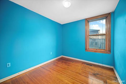 121 Jackson St, Aurora, IL 60505 photo 5