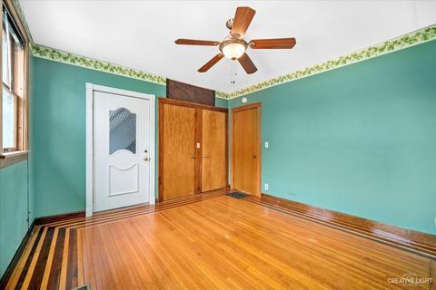 121 Jackson St, Aurora, IL 60505 photo 3