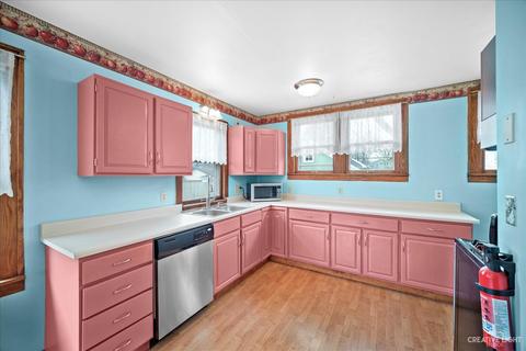 121 Jackson St, Aurora, IL 60505 photo 10