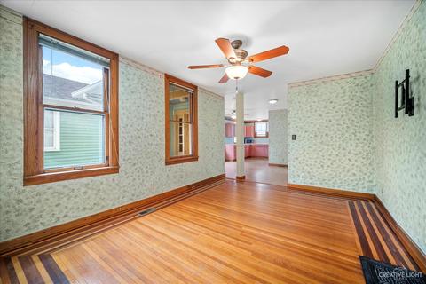 121 Jackson St, Aurora, IL 60505 photo 7