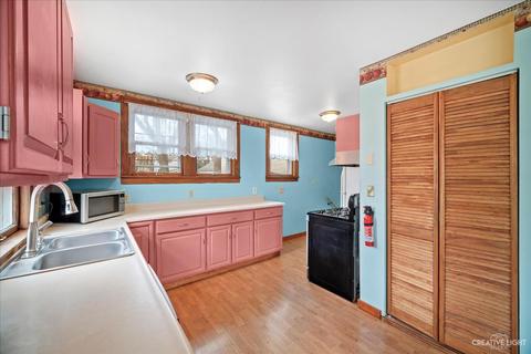 121 Jackson St, Aurora, IL 60505 photo 11