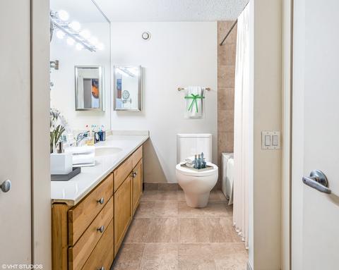 30 E Huron St #2405, Chicago, IL 60611 photo 5