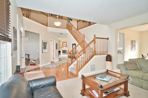 2181 Edgartown Ln, Hoffman Estates, IL 60192 photo 3