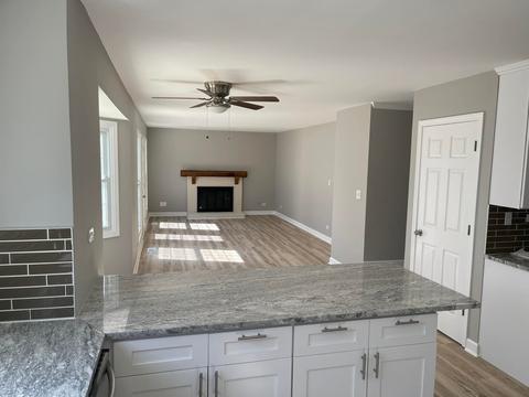 2084 Gladstone Dr, Wheaton, IL 60189 photo 12