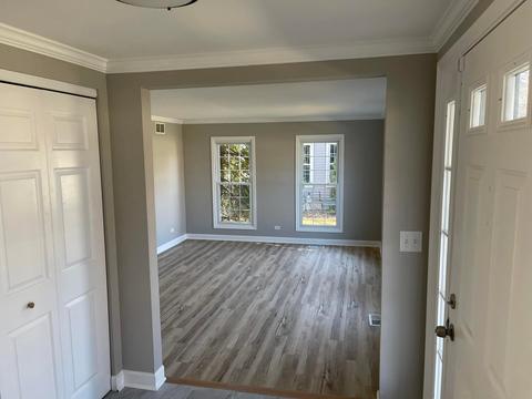 2084 Gladstone Dr, Wheaton, IL 60189 photo 3