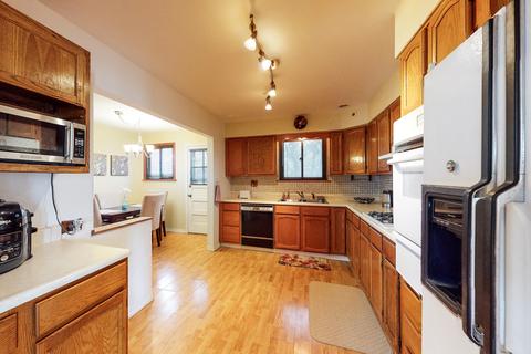 873 E Grant Dr, Des Plaines, IL 60016 photo 7