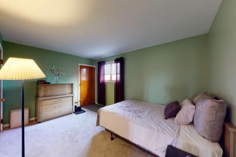873 E Grant Dr, Des Plaines, IL 60016 photo 14