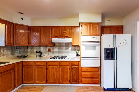 873 E Grant Dr, Des Plaines, IL 60016 photo 8