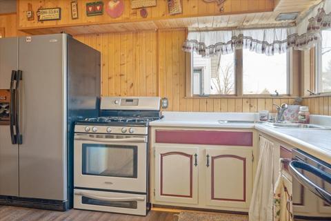 502 E Cedar St, Le Roy, IL 61752 photo 8