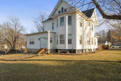 502 E Cedar St, Le Roy, IL 61752 photo 1