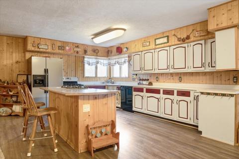 502 E Cedar St, Le Roy, IL 61752 photo 6