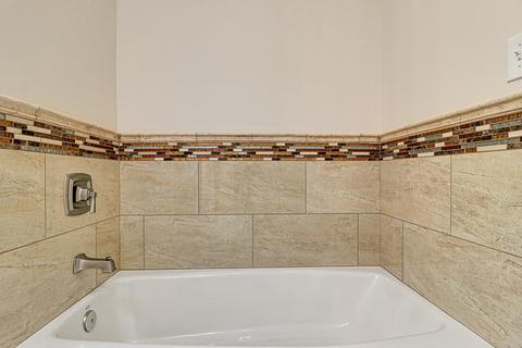 105 Clover Ct, Bartlett, IL 60103 photo 26