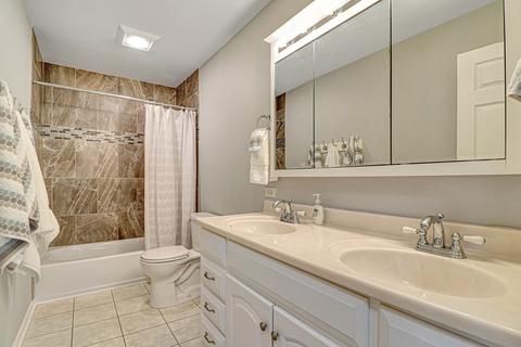 105 Clover Ct, Bartlett, IL 60103 photo 21