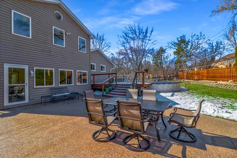 105 Clover Ct, Bartlett, IL 60103 photo 30