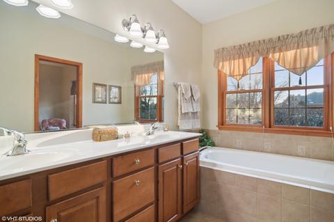 500 Clover Dr, Algonquin, IL 60102 photo 11