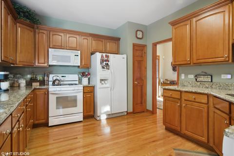 500 Clover Dr, Algonquin, IL 60102 photo 6