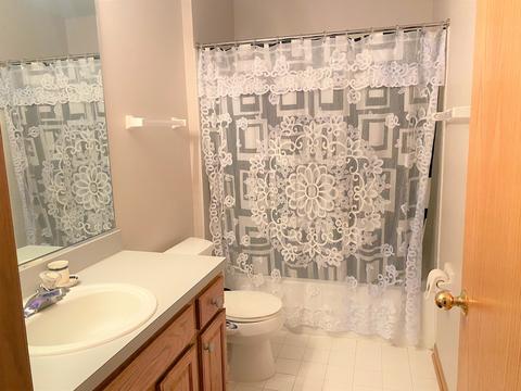 1040 Wakefield Dr, Elgin, IL 60120 photo 21