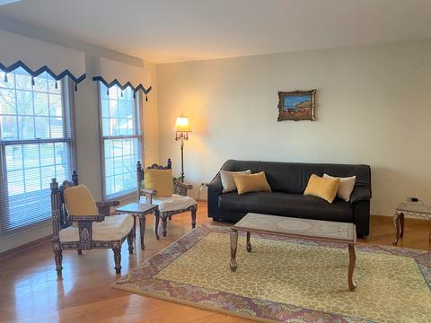 1040 Wakefield Dr, Elgin, IL 60120 photo 3